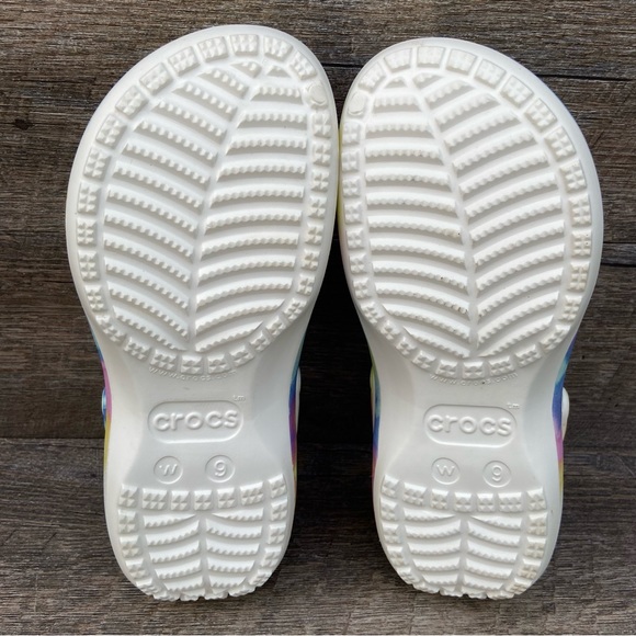 CROCS WOMEN'S CLASSIC PLATFORM TIE-DYE Mules US 9 GRAPHIC CLOG Comfort shoes - Picture 7 of 8